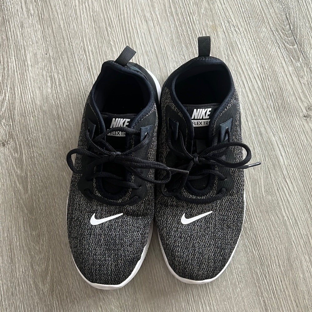 Nike flex TR9 size 8